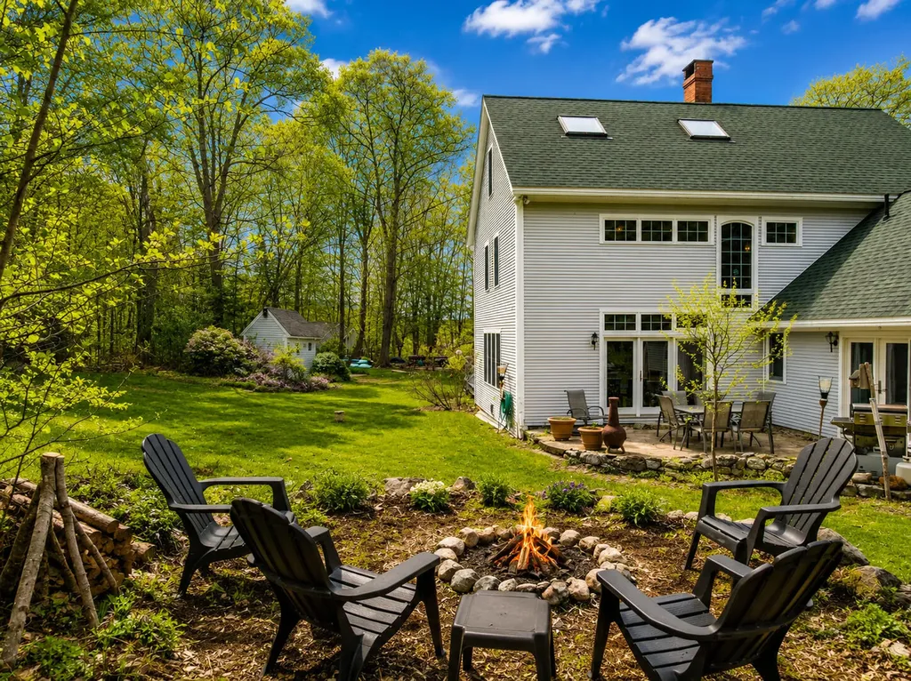7 Ben Paul Lane Rockport ME 04856