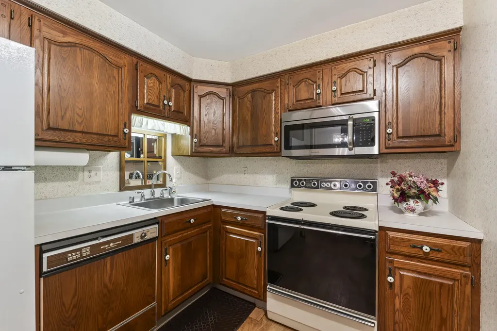 24 Parkwood Drive Augusta ME 04330