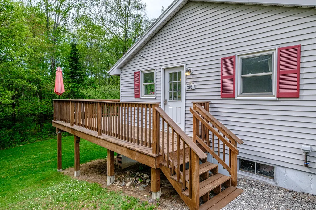 218 Middlesex Road Topsham ME 04086