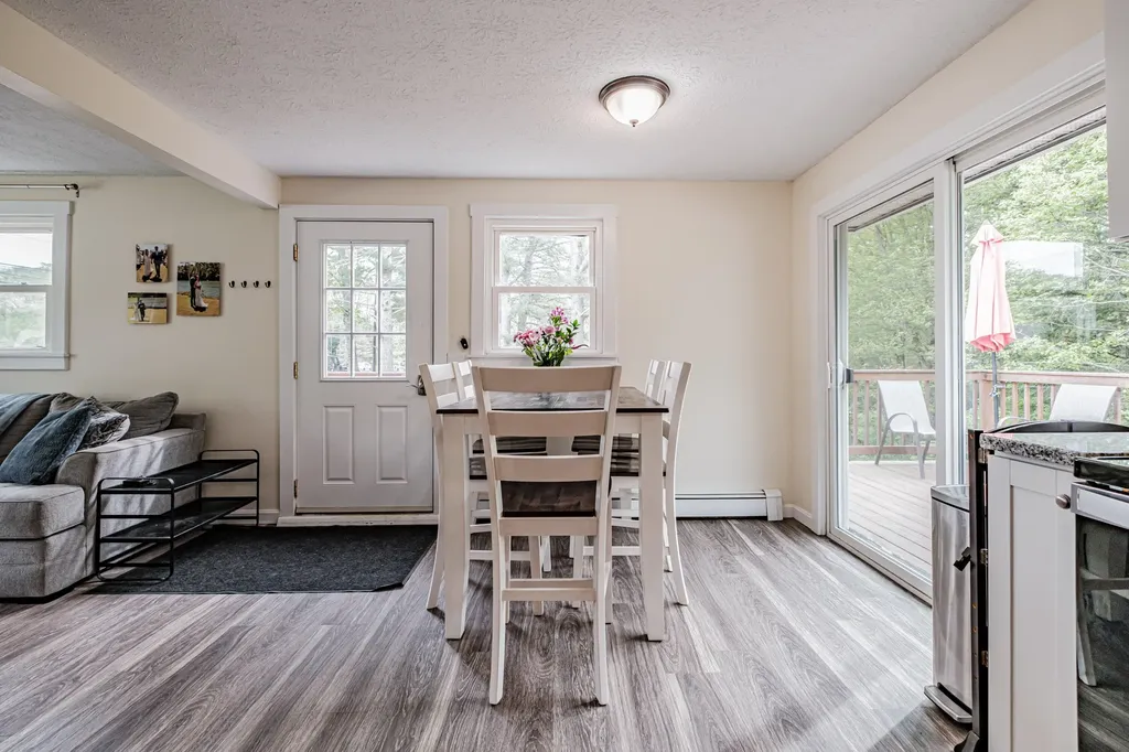 218 Middlesex Road Topsham ME 04086