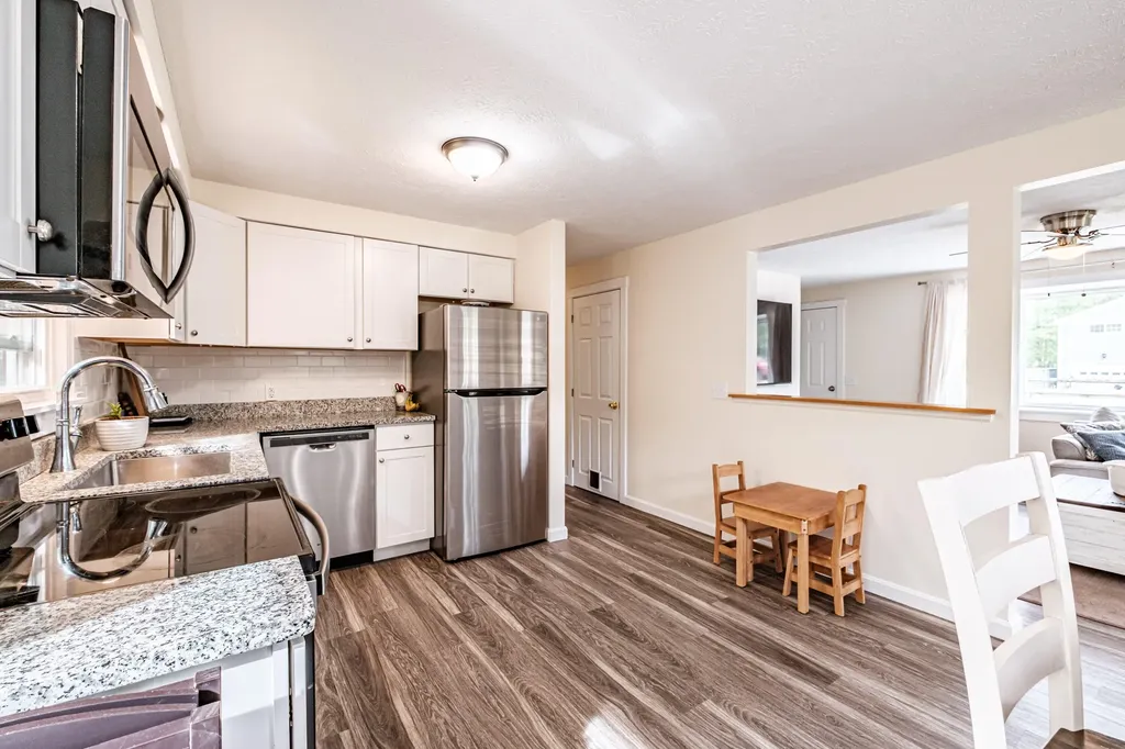 218 Middlesex Road Topsham ME 04086