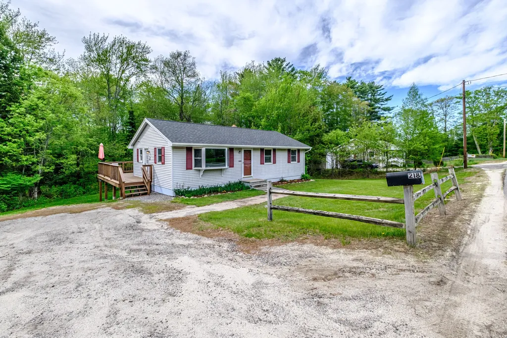 218 Middlesex Road Topsham ME 04086