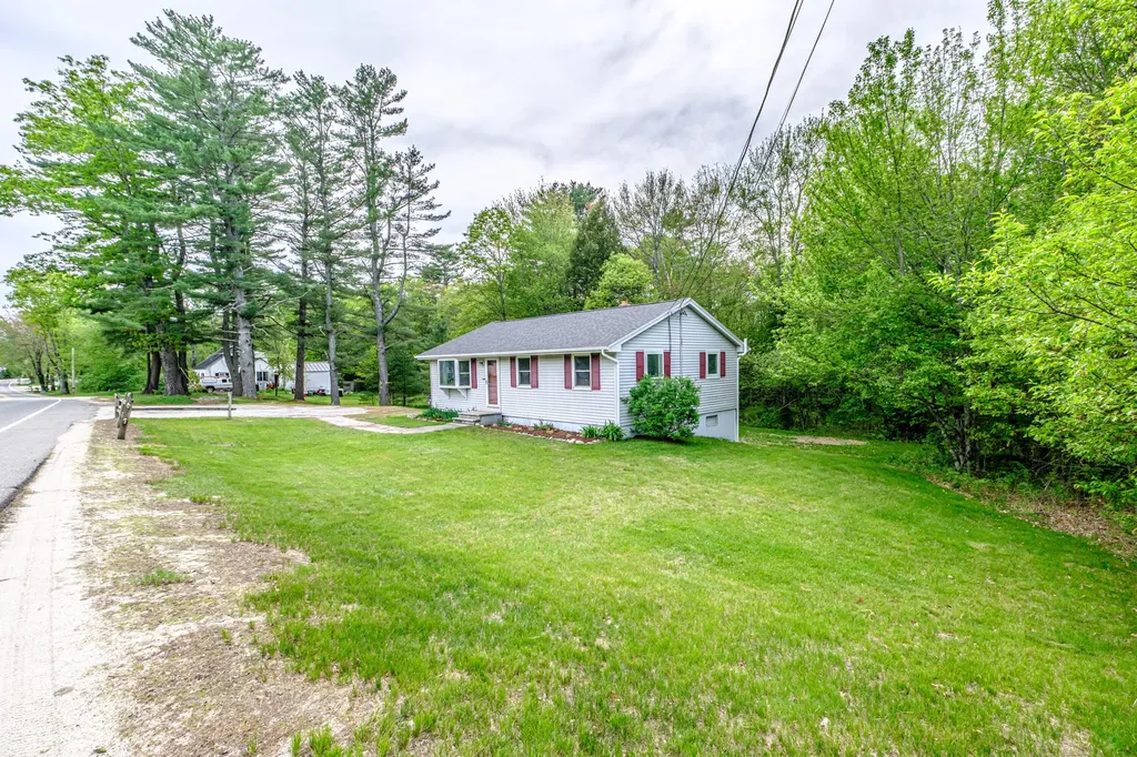218 Middlesex Road Topsham ME 04086