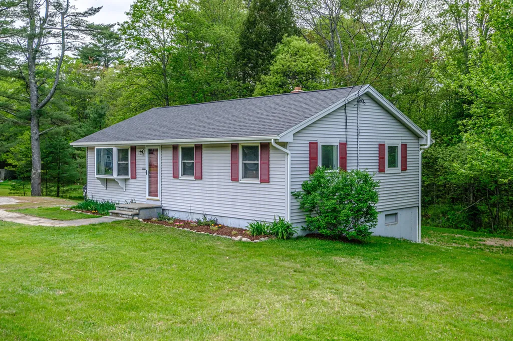 218 Middlesex Road Topsham ME 04086