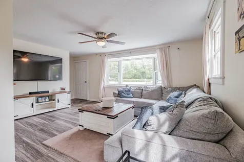 218 Middlesex Road Topsham ME 04086