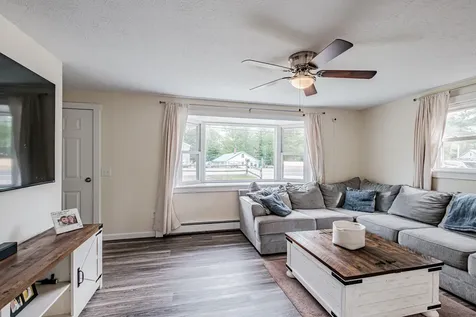 218 Middlesex Road Topsham ME 04086