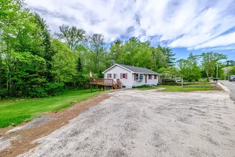 218 Middlesex Road Topsham ME 04086