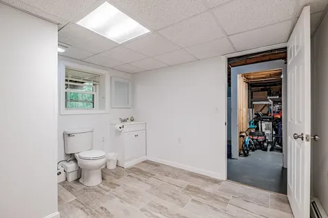 218 Middlesex Road Topsham ME 04086