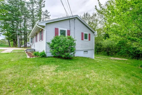 218 Middlesex Road Topsham ME 04086