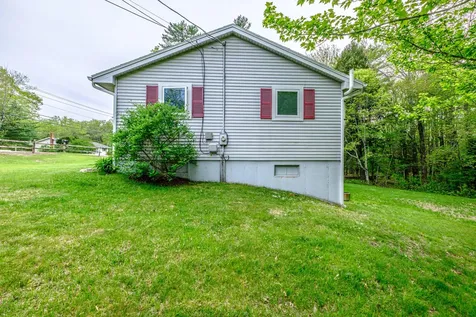 218 Middlesex Road Topsham ME 04086