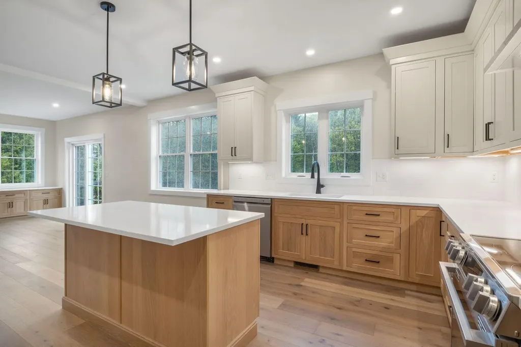 1092 State Road Eliot ME 03903
