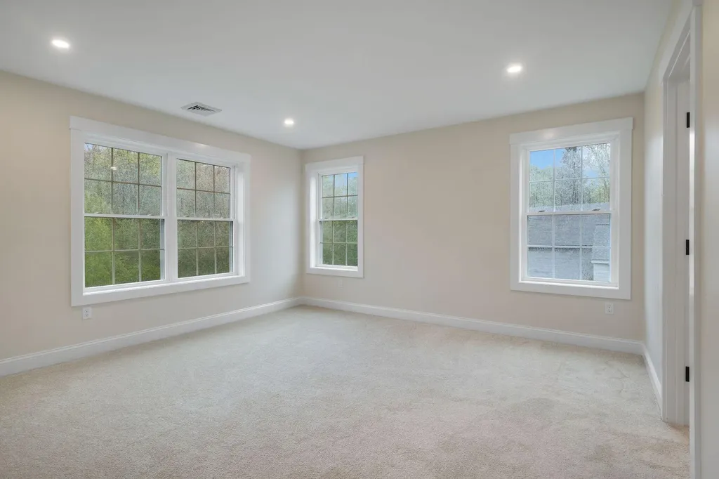 1092 State Road Eliot ME 03903