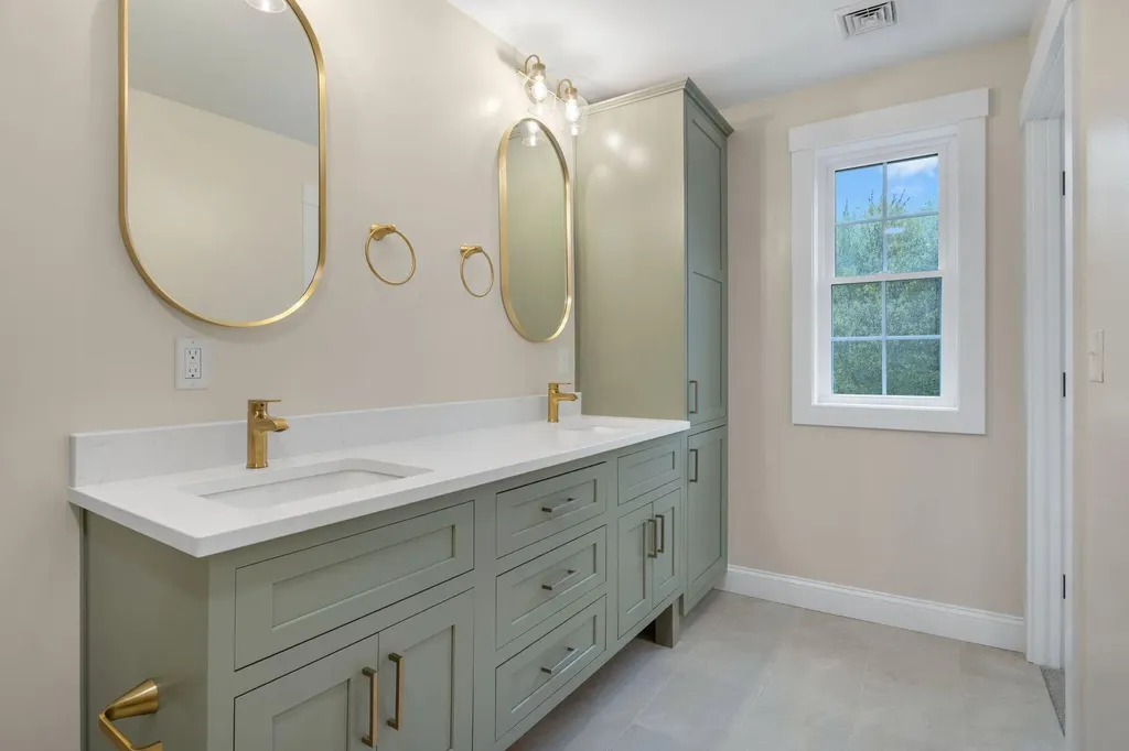 1092 State Road Eliot ME 03903