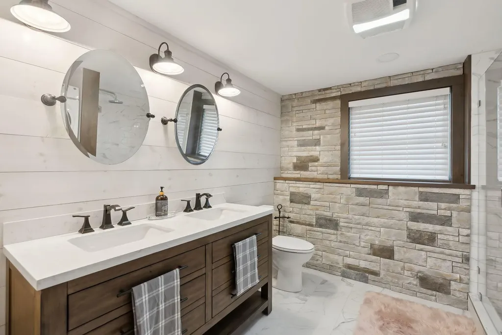 78 + 98 Hussey Hill Road Oakland ME 04963