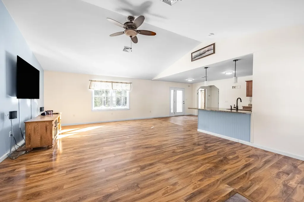 84 St Louis Avenue Hermon ME 04401