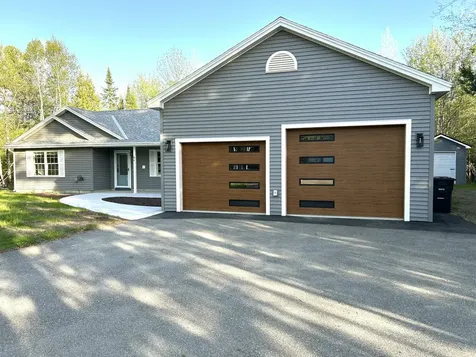 84 St Louis Avenue Hermon ME 04401