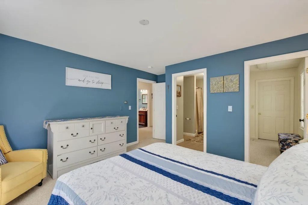 12 Monroe Drive Naples ME 04055