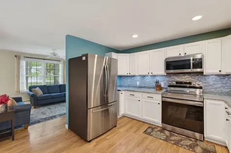 12 Monroe Drive Naples ME 04055