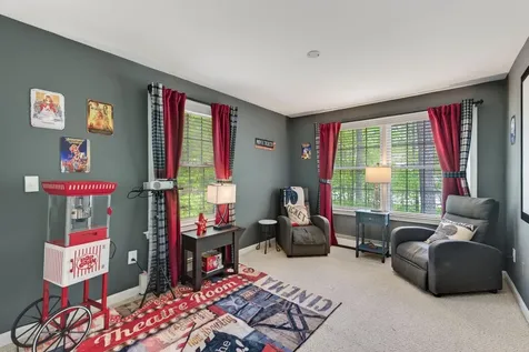 12 Monroe Drive Naples ME 04055