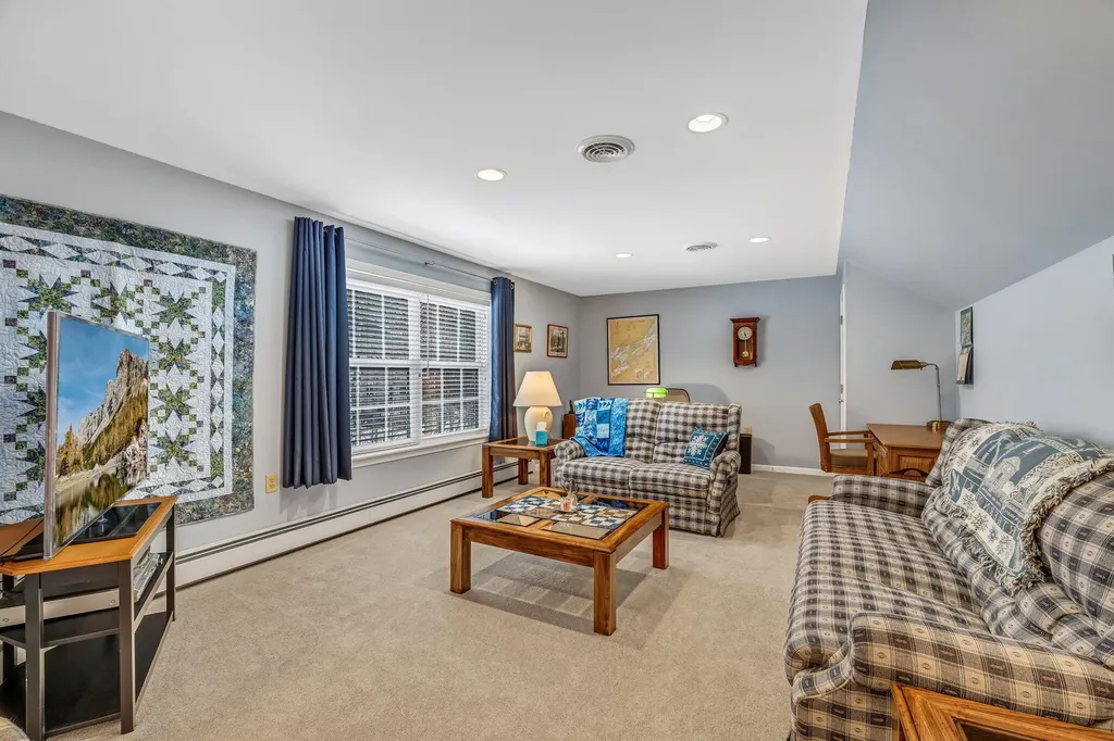 30 Bowdoin Drive Brewer ME 04412