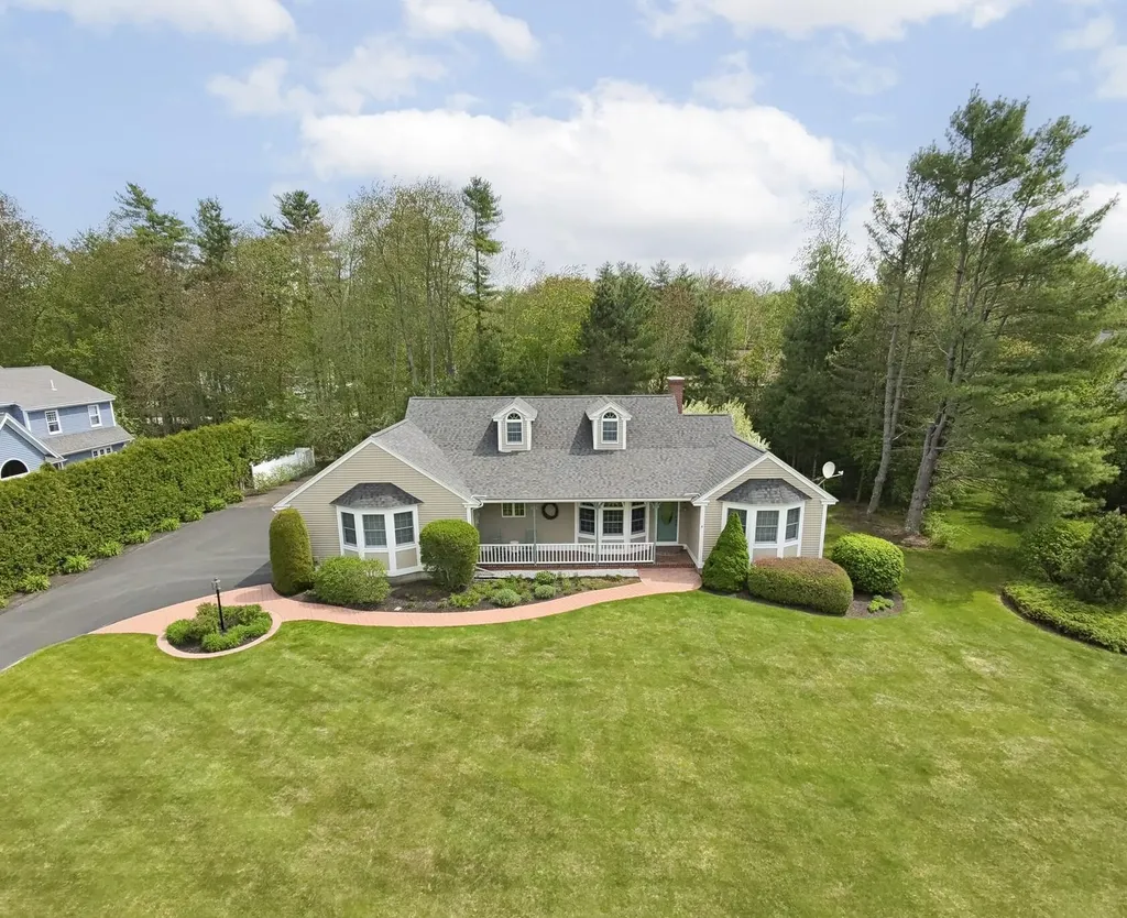4 Rays Circle Scarborough ME 04074