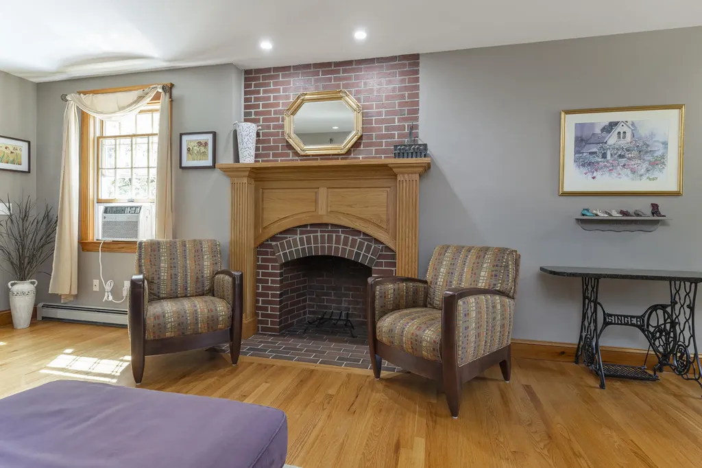 4 Rays Circle Scarborough ME 04074