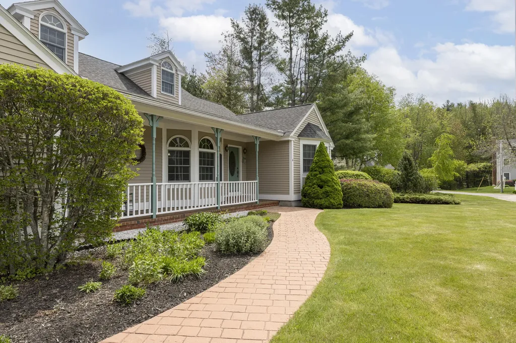4 Rays Circle Scarborough ME 04074