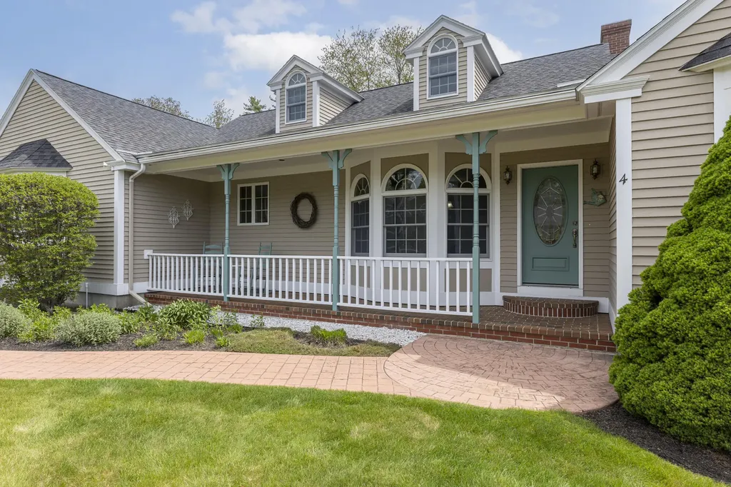 4 Rays Circle Scarborough ME 04074