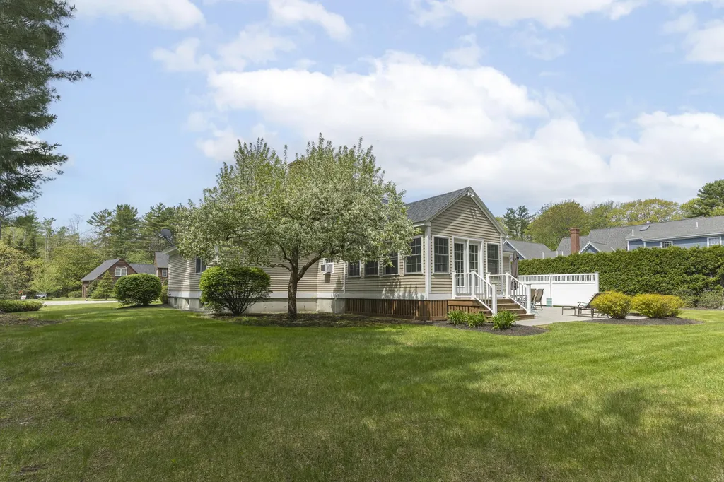 4 Rays Circle Scarborough ME 04074
