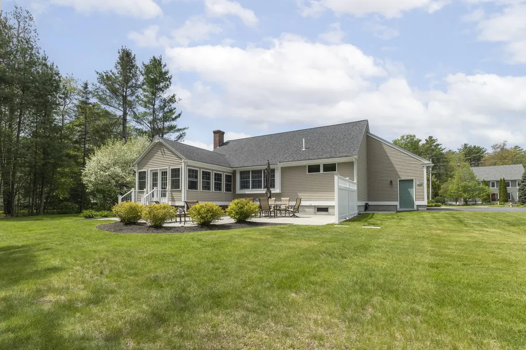 4 Rays Circle Scarborough ME 04074