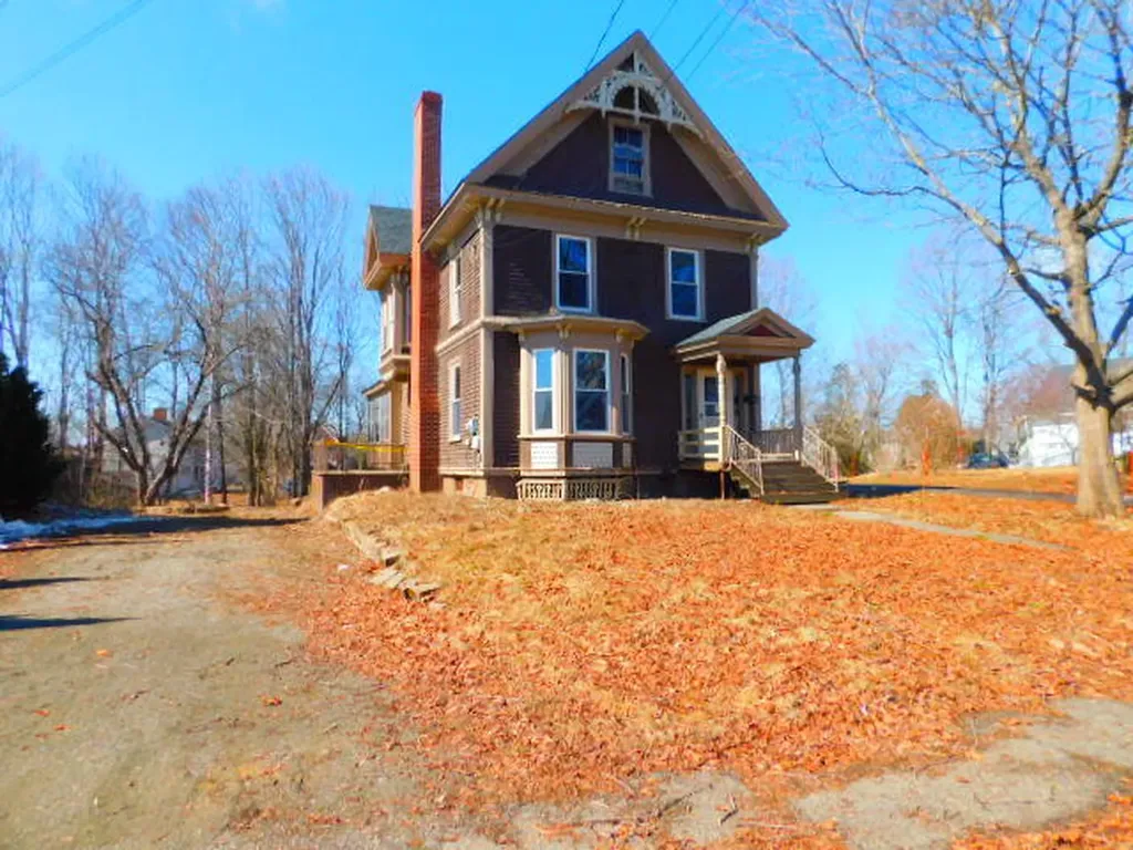 10 Elm Street Houlton ME 04730