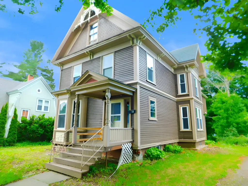 10 Elm Street Houlton ME 04730