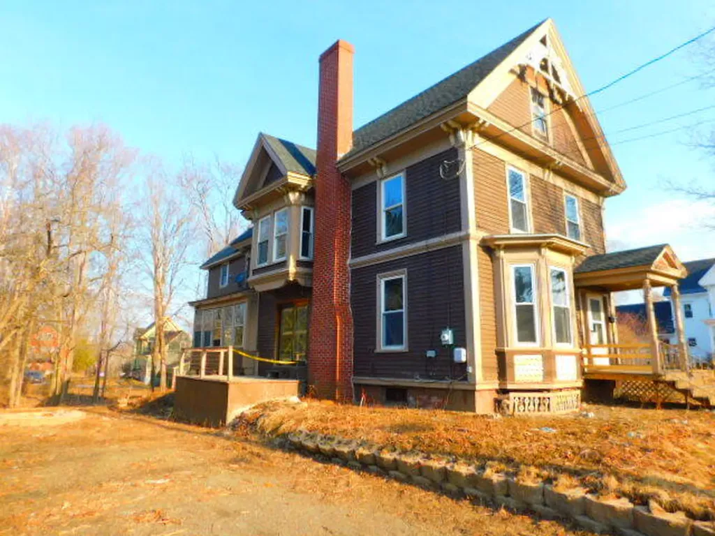 10 Elm Street Houlton ME 04730