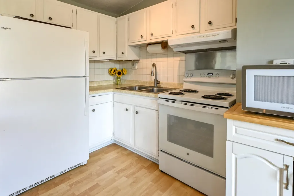 27 Elmwood Drive Saco ME 04072