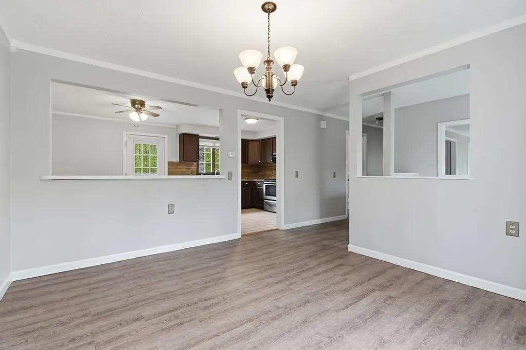 35 Parmenter Terrace China ME 04358