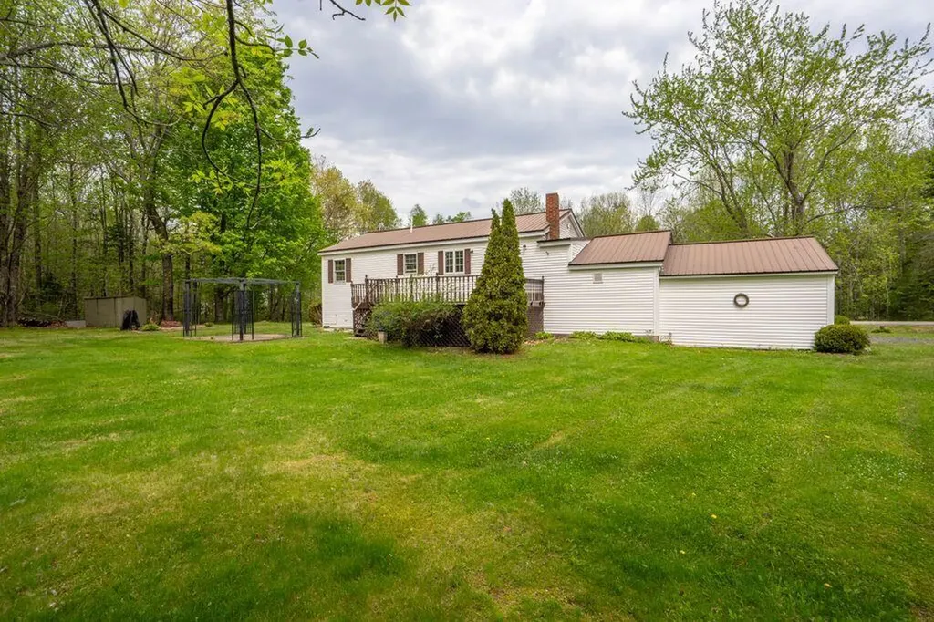 35 Parmenter Terrace China ME 04358
