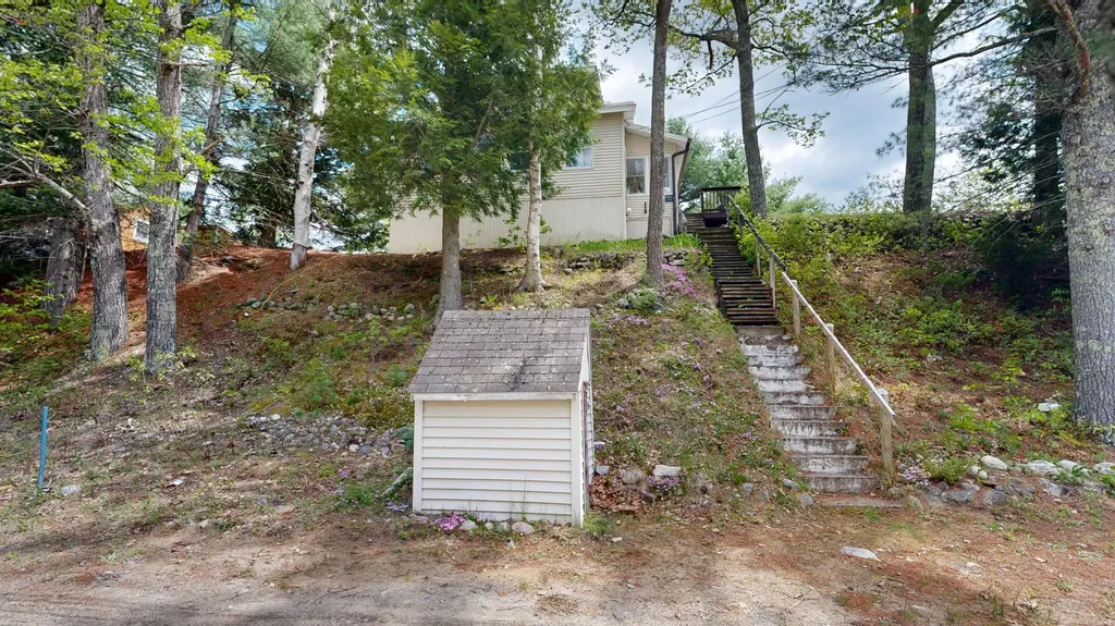 57 Riley Road Sabattus ME 04280