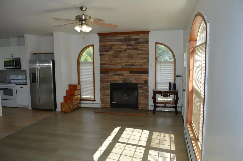10 Heino Lane China ME 04358
