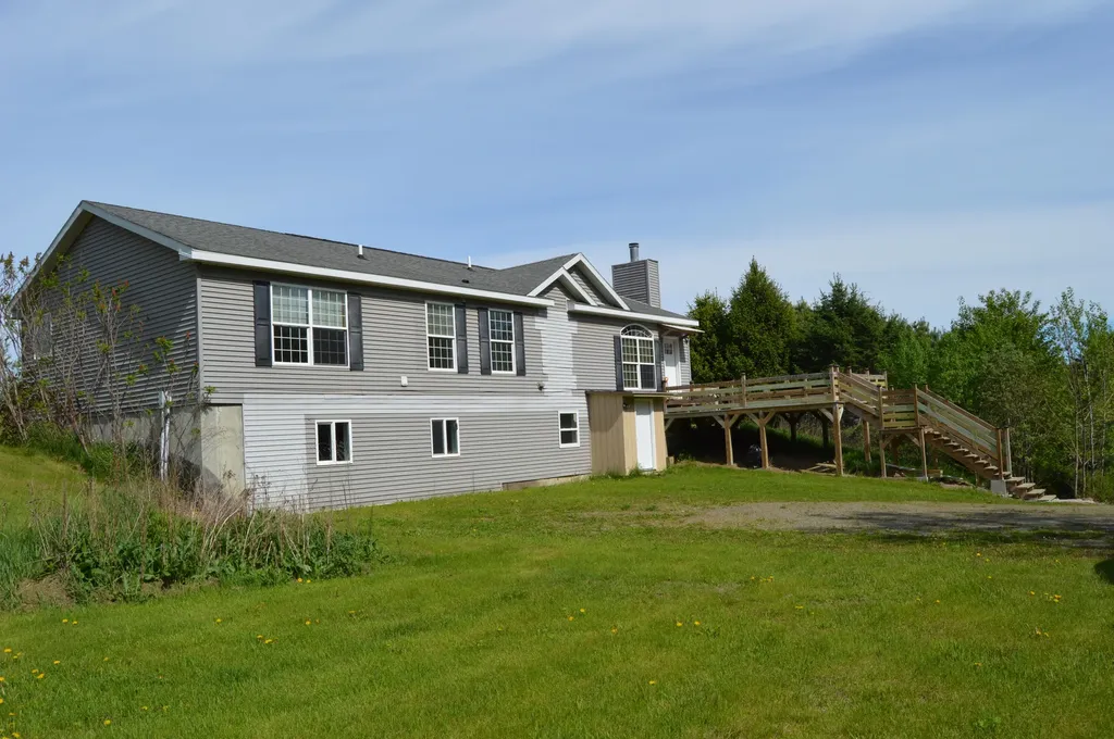 10 Heino Lane China ME 04358
