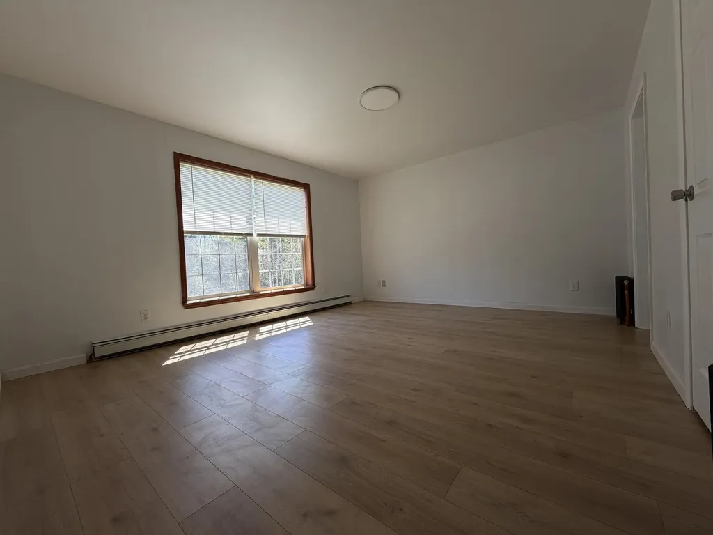 10 Heino Lane China ME 04358