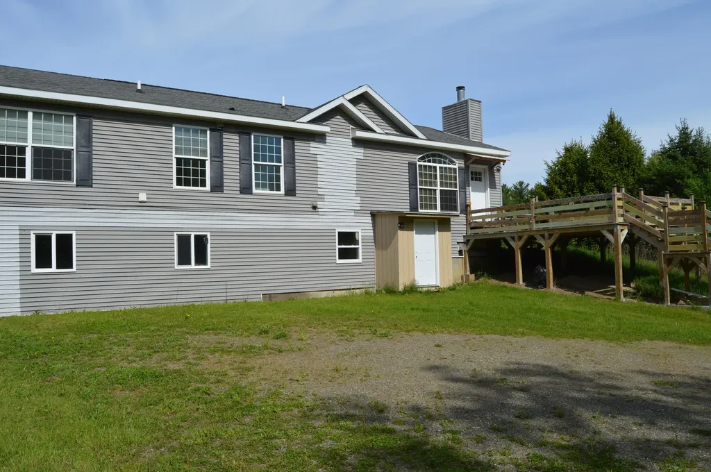 10 Heino Lane China ME 04358