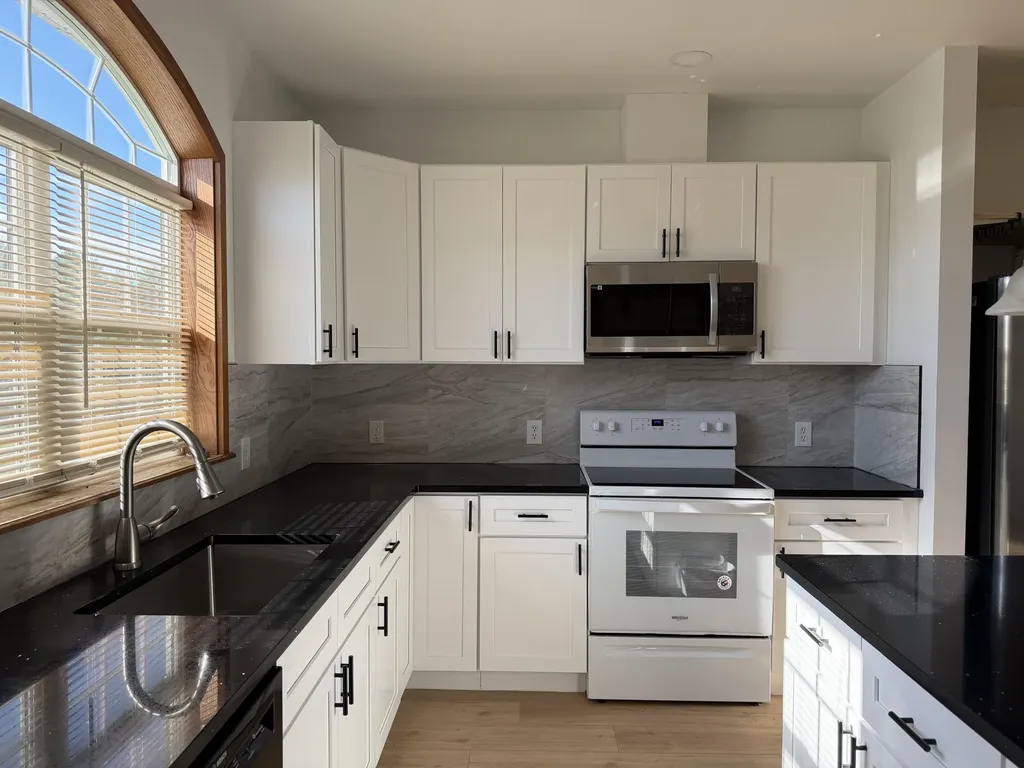10 Heino Lane China ME 04358