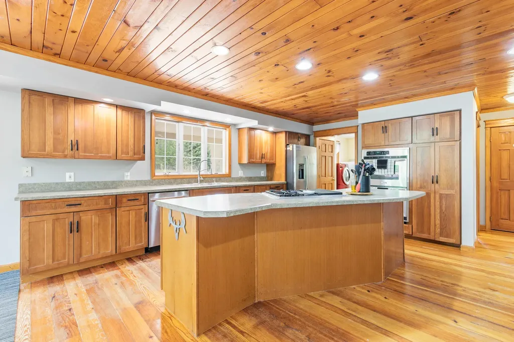 52 Valerie Lane New Gloucester ME 04260