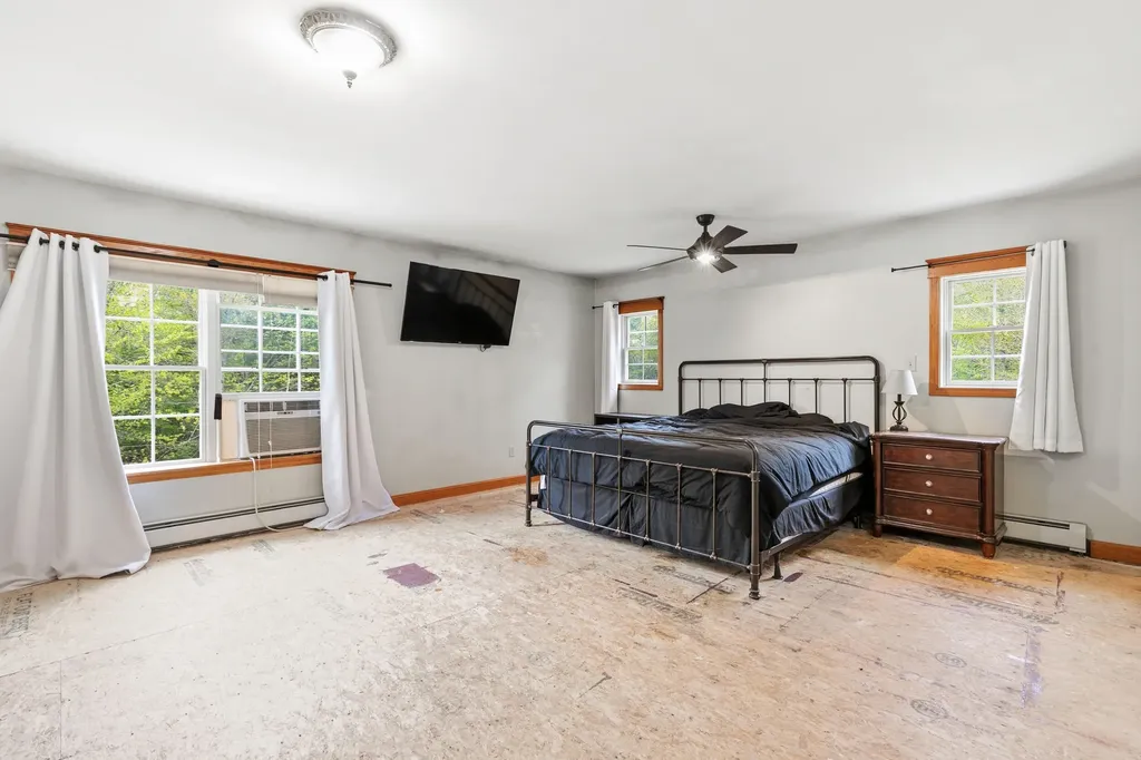 52 Valerie Lane New Gloucester ME 04260