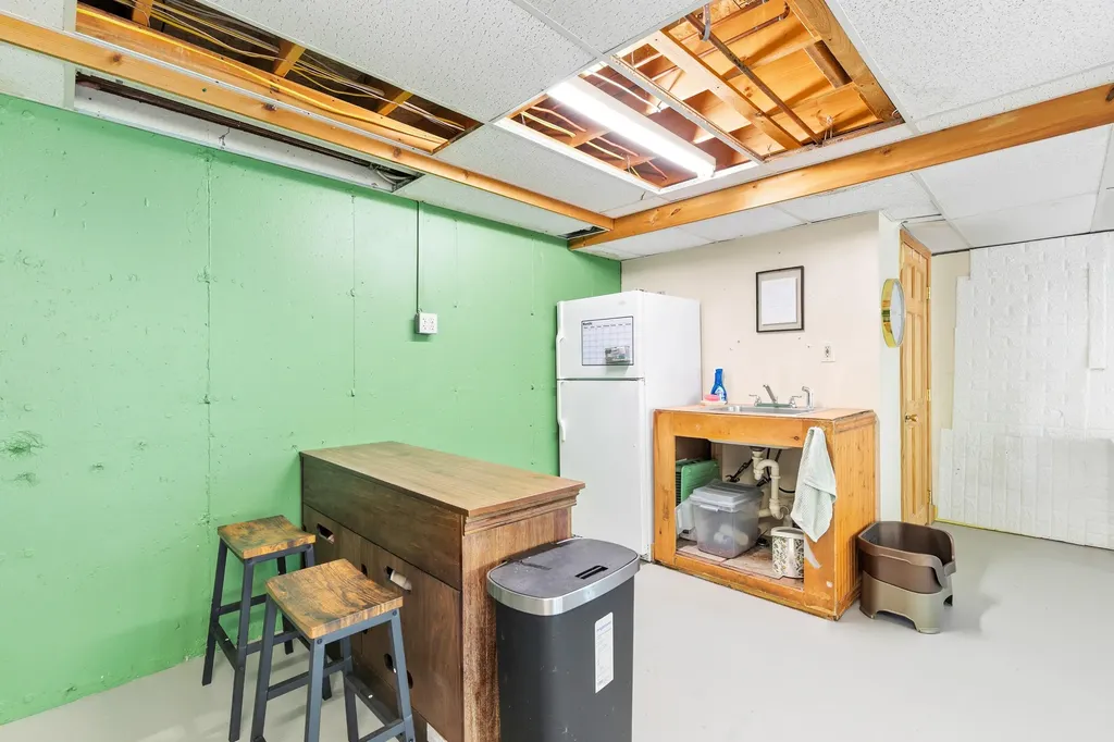 52 Valerie Lane New Gloucester ME 04260