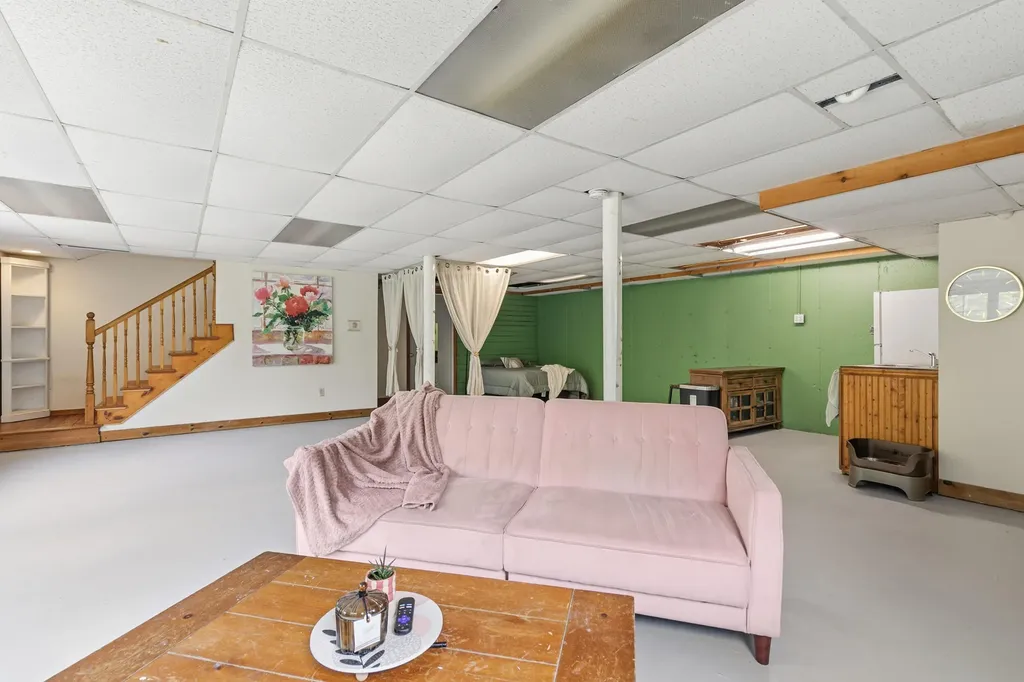 52 Valerie Lane New Gloucester ME 04260