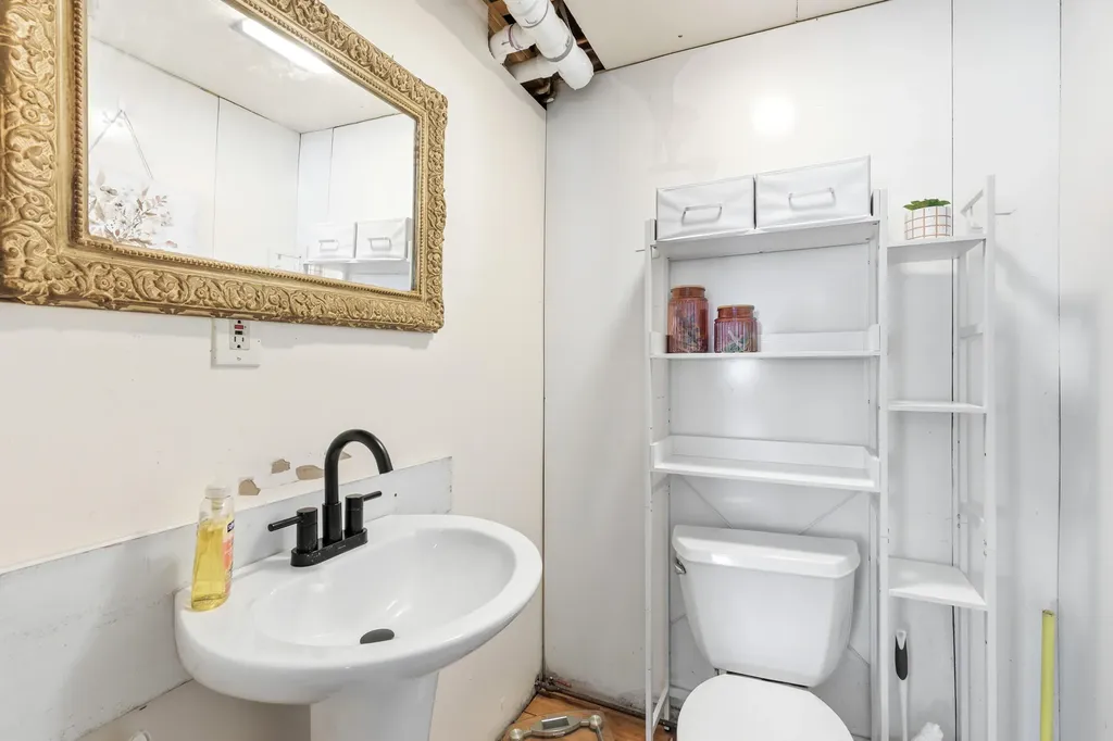 52 Valerie Lane New Gloucester ME 04260