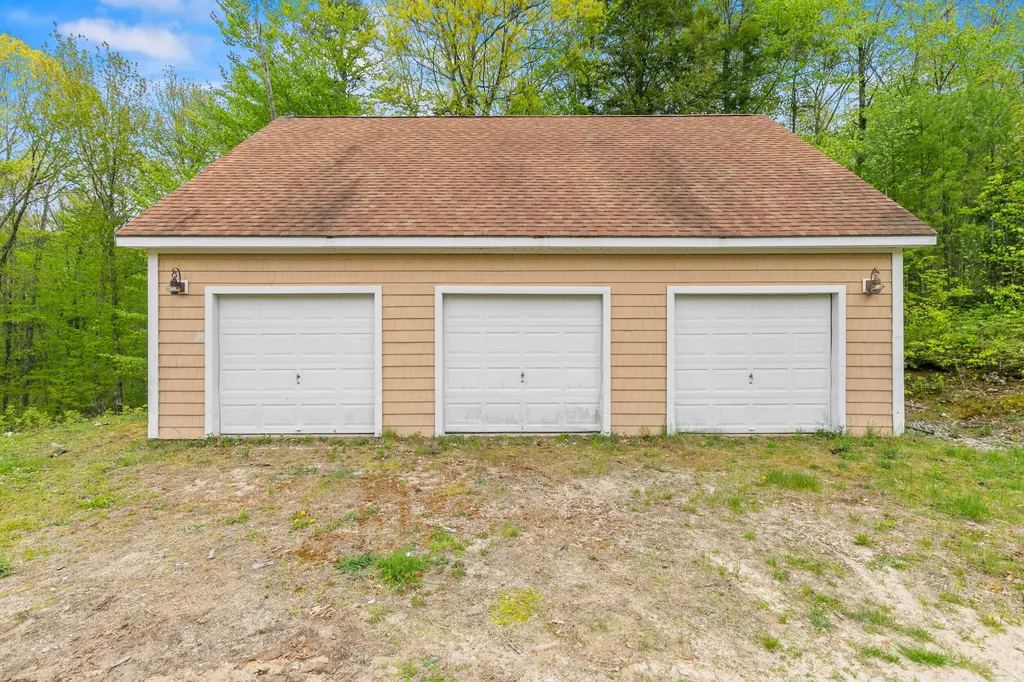 52 Valerie Lane New Gloucester ME 04260