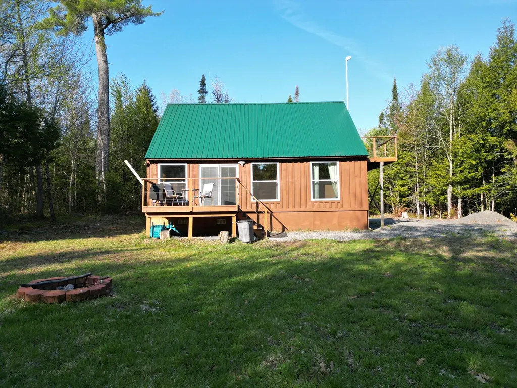 21 Angel Lane Medford ME 04463