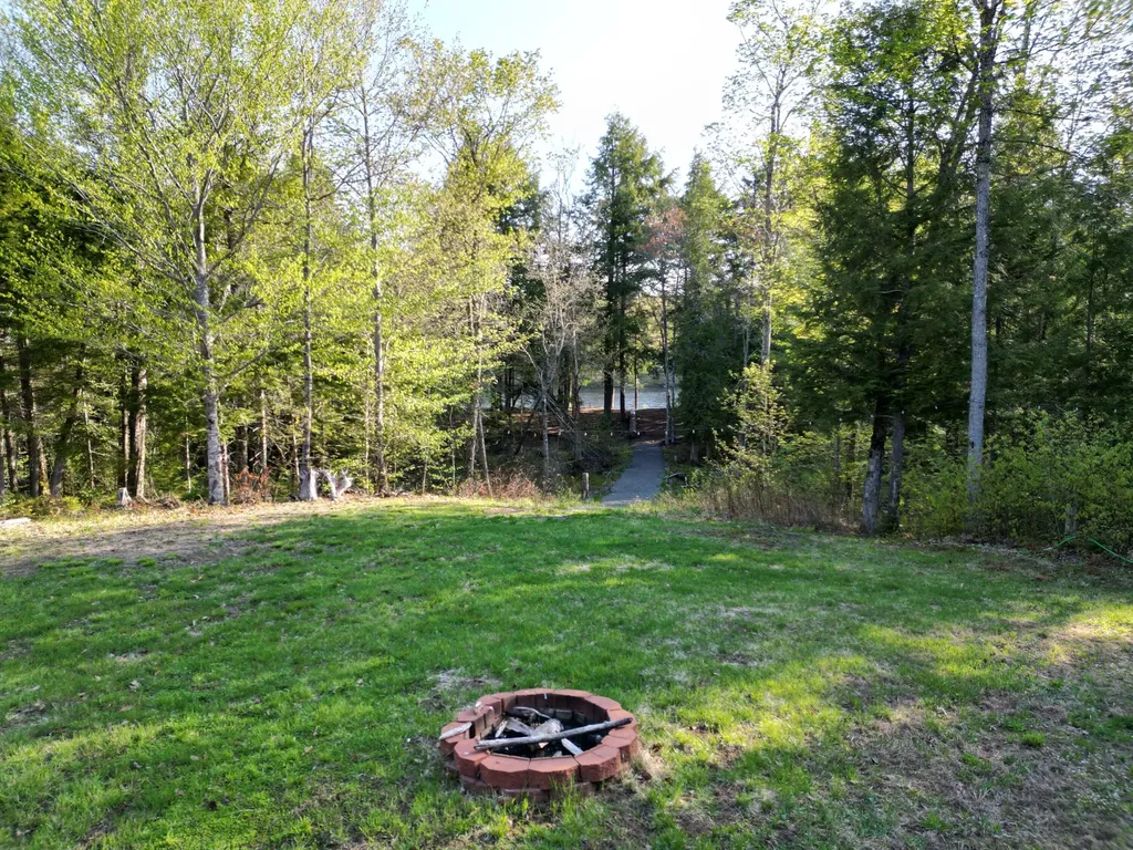 21 Angel Lane Medford ME 04463